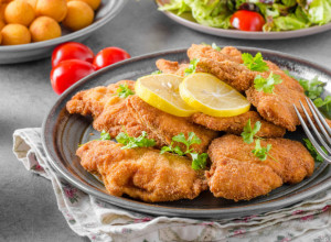 Napravite savršene bečke šnicle: Kuvar savetuje na čemu treba da se prže i šta staviti u poh da budu sočne