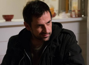 "Loša reklama za teretane i fitnes centre": Goran Bogdan sa motikom u ruci zaludeo mreže, a njegov stajling je tek posebna priča