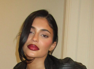 Lepota joj je ime: Kajli Džener pokazala lice bez šminke i pohvalila se novom frizurom, prirodnim izgledom oduševila internet!