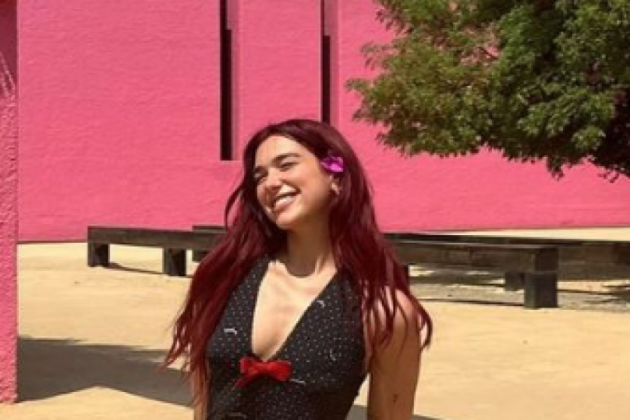 Dua Lipa zna da uživa u životu: Otišla na putovanje iz snova sa zgodnim dečkom, pokušala da ga sakrije, ali joj nije pošlo za rukom!