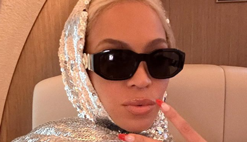 Bijonse pozirala bez ičega na sebi: Muzička diva novim fotkama bacila fanove u trans