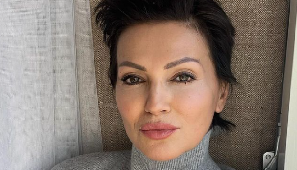 Haljina kao da je krojena za boginje sa Olimpa: Nina Badrić oduševila sve u skupocenoj toaleti, komentari ne prestaju da se nižu