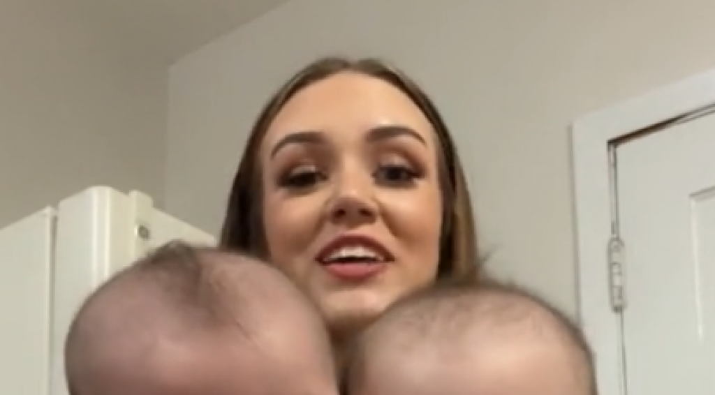 Blizanci teži od mame: Žena ostavila ljude u čudu kada je pokazala kako nosi svoje džinovske bebe- neverovatno!