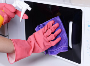 Što pre, to bolje: Ne odlažite čišćenje mikrotalasne, 3 jednostavna sredstva će učiniti da zablista!