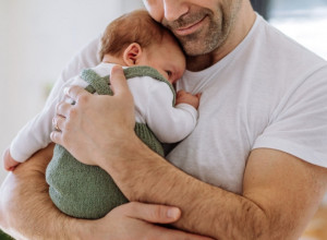 Nikada to neće sebi oprostiti: Novopečeni tata je greškom uzeo tuđu bebu iz bolnice i poneo kući!