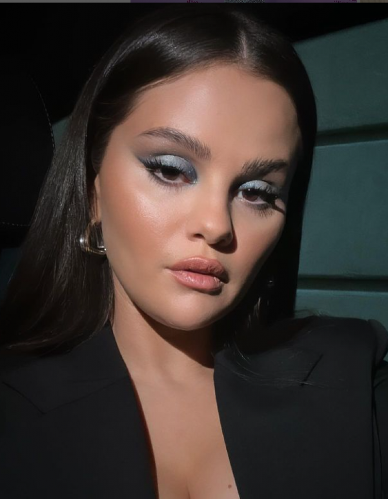 Od nje se ovo nije očekivalo: Bujni dekolte Selene Gomez u prvom planu, fanovi je prozvali licemernom