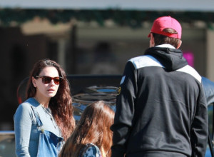 "Toliko paničim da imam plan u slučaju katastrofe": Poznata glumica progovorila o svojim roditeljskim brigama