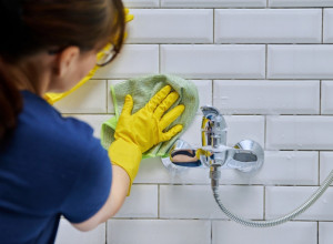 Uklonite kamenac očas posla: Ovaj sastojak iz kuhinje bolje čisti od svega što ste probali do sada!