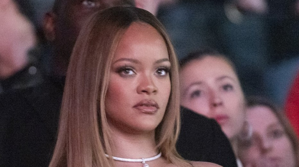 Kraljica transformacije: Rijana očarala svežom plavom bojom kose, a tek kada vidite njen autfit