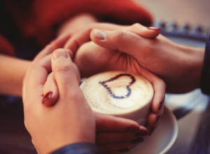 Ljubav im cveta u aprilu: Ova 3 znaka horoskopa će pronaći srodnu dušu ili učvrstiti vezu u narednih mesec dana