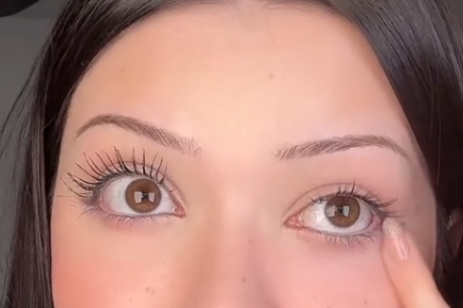 Skinite maskaru za minut: Žene širom sveta obožavaju ovaj jednostavan trik, potrebna samo 1 sitnica