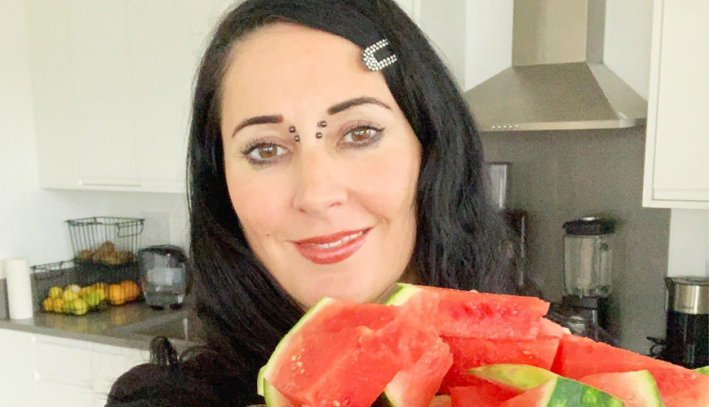 Ne koristi botoks i filere: Tvrdi da deluje 15 godina mlađe zahvaljujući dijeti koju je osmislila