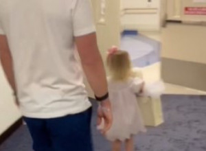 Dirljiva scena je raznežila milione ljudi: Devojčica je prvi put videla svoju mlađu sestru, pogledajte šta je uradila