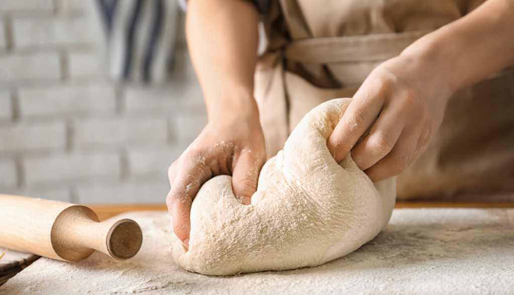 Glatko, oštro, integralno, ražano? Evo koja vrsta brašna se za šta koristi, od toga zavisi da li će kiflice, hleb ili kolač uspeti