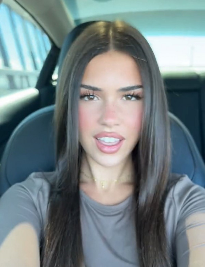 Svi se čude šta je snimila: Lea je objavila video iz kola koji je za kratko vreme pogledalo preko 190 miliona ljudi!