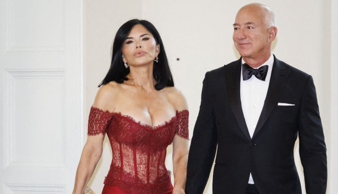 "Jeftino, jeftinije, Loren Sančez": Verenica Džefa Bezosa šokirala odabirom haljine na prijemu u Beloj kući