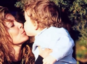 "Ti si kopija svog oca": Nakon smrti sina iskoristila njegove ćelije da ponovo postane mama i naišla na osudu