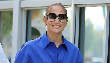 Moderna obuća za proleće: Udobna je, slaže se uz sve, obožavaju je Dženifer Lopez i Kendal Džener, a može se kupiti za 2.000