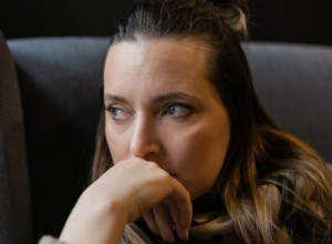 Zbog nje sam išla psihijatru: Šokiraće vas ispovest ćerke koja ne želi da vidi bolesnu majku