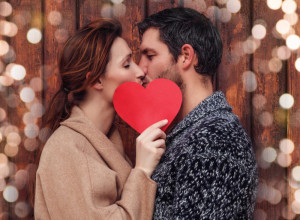 Da li znate zašto su ljudi počeli da se ljube? Uopšte nije imalo veze sa ljubavlju, a razlog će vas zgroziti