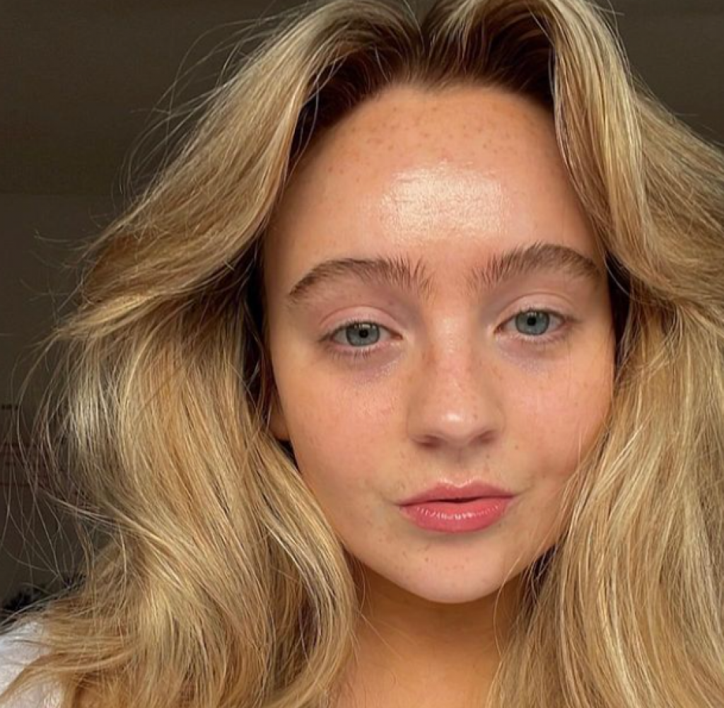 "Ljubav mog života je bio pas": Influenserka (33) živi sa roditeljima i nema vozačku, njena objava izazvala rat na mrežama