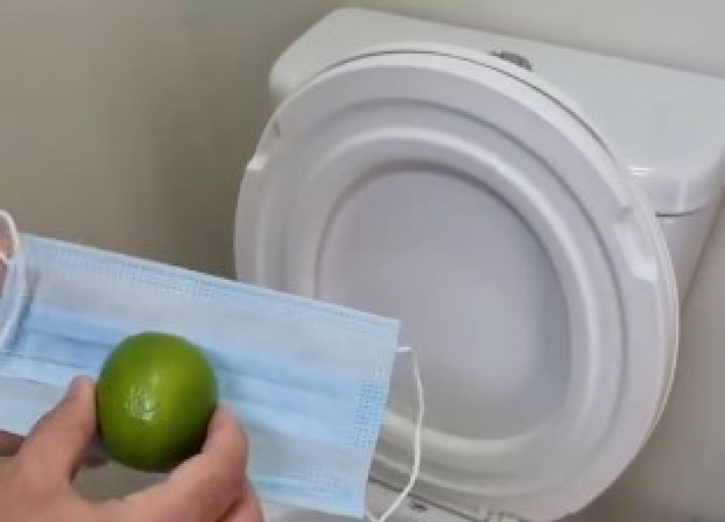 Jeftino, a bez hemije: U vodokotlić ubacite ovu voćku i kupatilo će mirisati nedelju dana