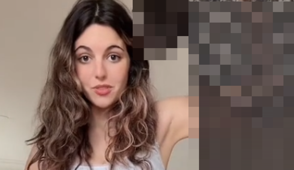 Ova haljina je stara preko 90 godina: Devojka dokazala da neki komadi nikada ne izlaze iz mode, pogledajte i zašto