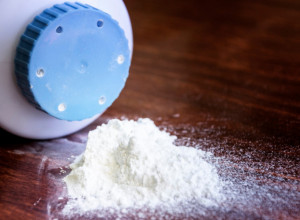Zašto svaka kuća treba da ga ima: Bebi puder rešiće vas sto muka