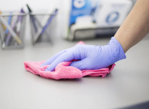 Dosta vam je čišćenja prašine? Influenserka otkrila jednostavan trik koji će vam olakšati život