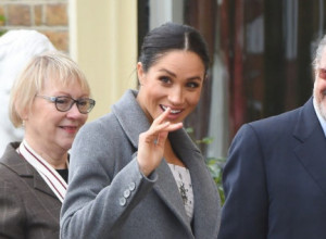 Ceo svet danima priča o haljini Megan Markl: Da li je njom htela da isprovocira kraljevsku porodicu?