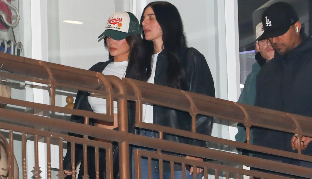 Šuškalo se da je slavna milijarderka "šutnula" mladog glumca: Sada su viđeni zajedno, a prizor sve govori