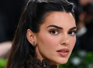 Uspavana lepotica: Kendal Džener ,,probudila" očaravajuću haljinu na Met Gali, na sebi je imala preko 10.000 perli!