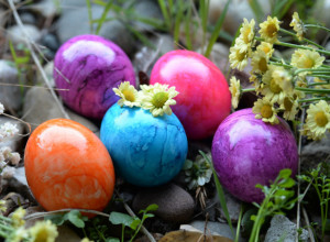Ostalo vam mnogo farbanih jaja? Evo koliko dana mogu da stoje pre nego što se pokvare i da li moraju da budu u frižideru