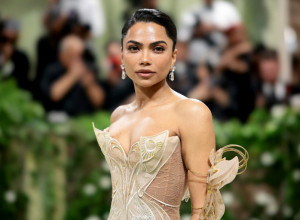 Haljina sa Met Gale o kojoj ne prestaje da se priča: Misteriozna lepotica glamuroznim izdanjem bacila Njujork pod noge