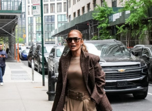 Vređala i bahatila se", stjuardesa otkriva neviđeno ponašanje Dženifer Lopez na letu za Dubai: Šta se stvarno dešavalo u avionu i kako je sve kulminiralo nakon sletanja