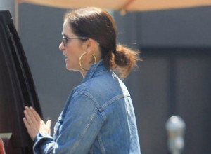 Najbogatija je glumica na svetu, a niko je ne zna: Povukla se nakon uspešne karijere, zaradila je milijarde