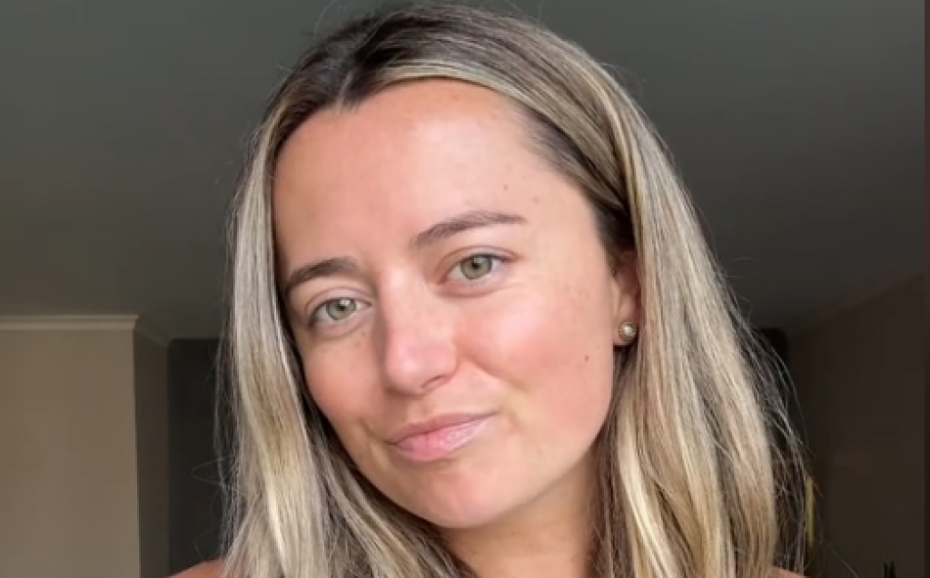 Spremila se da izađe, a onda pogledala dole: Propala u zemlju kada je shvatila šta je zaboravila, za sekund izbegla katastrofu!