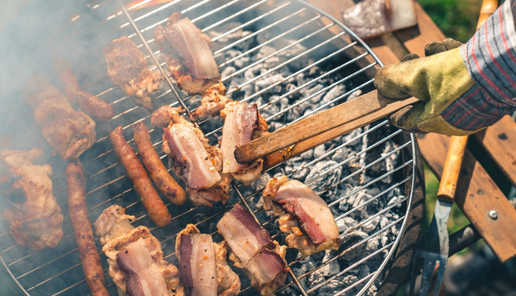 Mnogi vole ovakvo meso sa roštilja, a ne znaju koliko je štetno: Jedna navika može izazvati rak, odmah prestanite ovo da jedete