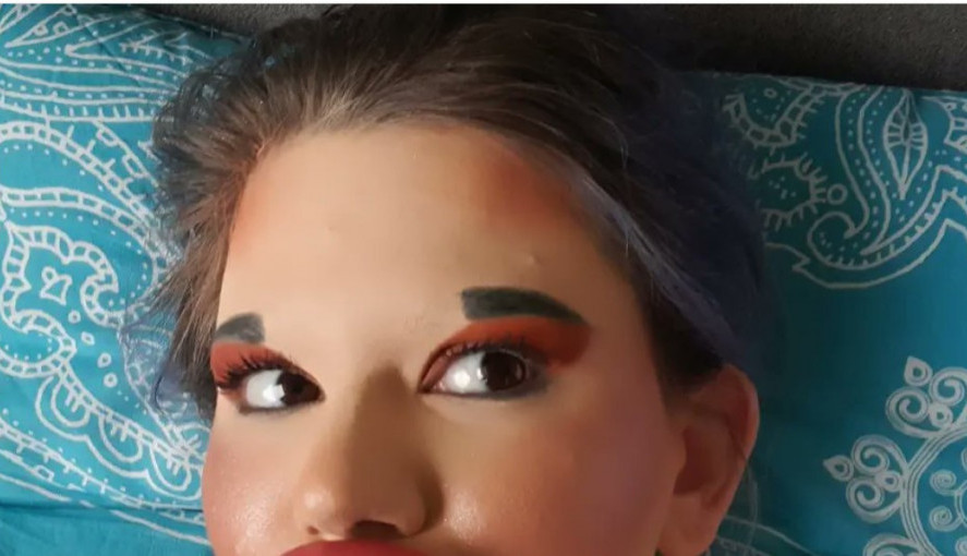 Zovu je Barbi: Andrea ima najveće usne na svetu, potrošila je na njih 23.000 evra!