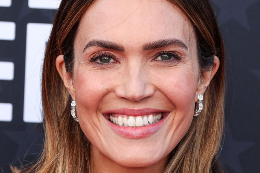 Teksas jakna za sve prilike: Slavna glumica zaplesala u dobitnoj kombinaciji, sve žene u Srbiji je obožavaju