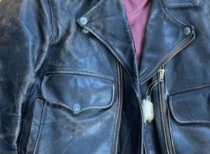 „Šokirana sam“: Maja je kupila polovnu kožnu jaknu, ono što je pronašla u džepu ostavilo je bez teksta