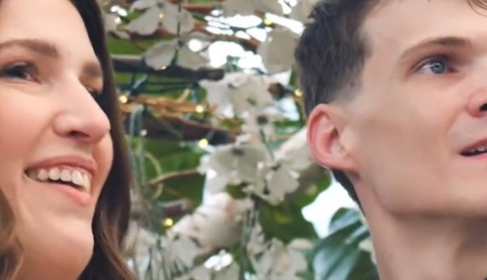 Mačor je bio glavna zvezda na venčanju: Snimak njegovog ulaska na svečanost je hit, ukrao je svu pažnju!