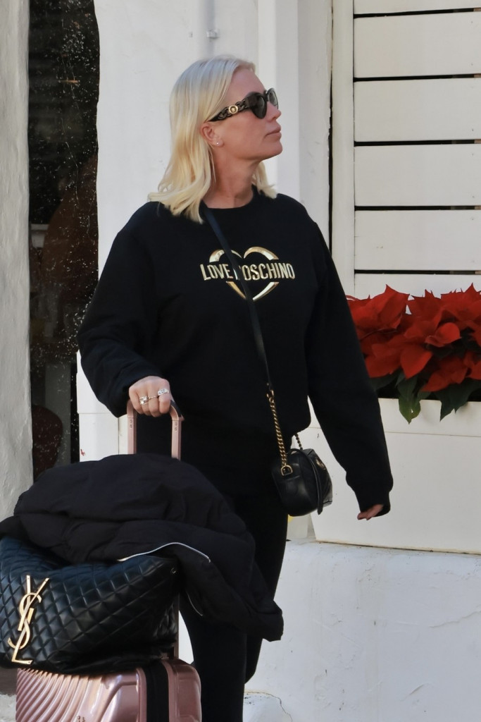 „Nikad nisam bila privlačnija“: Voditeljka se skinula u toples i objavila da traži novog dečka!