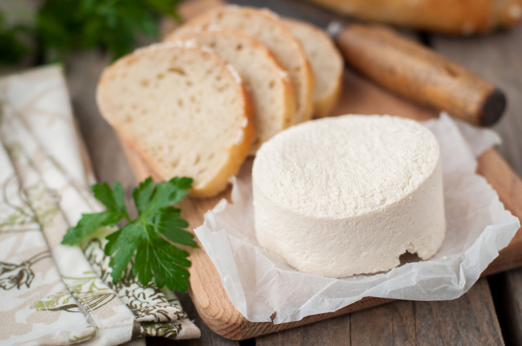 Sir može pobuđaviti ukoliko ga ovako držite: Evo kako da sprečite pojavu bakterija