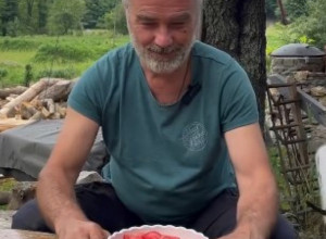 Srpski travar otkriva grešku koju svi pravimo: Evo zašto ne biste trebali soliti paradajz pre jela