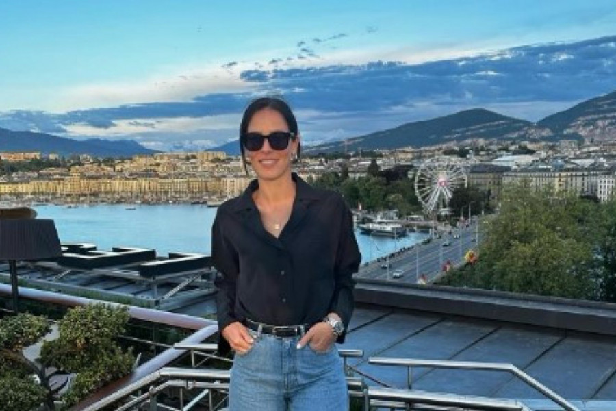Ana Ivanović otkriva tajnu savršenog stila: Farmerke koje oblikuju figuru i izdužuju noge, nepogrešiv izbor za leto 2024