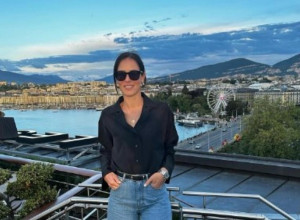 Ana Ivanović otkriva tajnu savršenog stila: Farmerke koje oblikuju figuru i izdužuju noge, nepogrešiv izbor za leto 2024