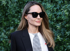 Jedini biološki sin Anđeline Džoli i Breda Pita konačno viđen u javnosti, isti majka? Uslikan dok se vraćao sa treninga, nije obraćao pažnju na fotografe