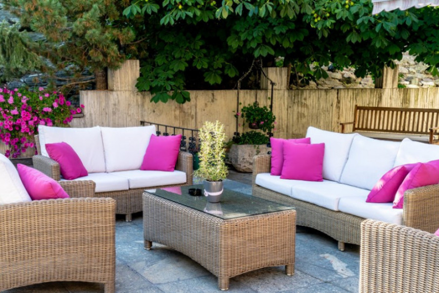 Uvek lepi i mirisni: Otkrivamo najbolji način da očistite jastuke za terasu, nema greške