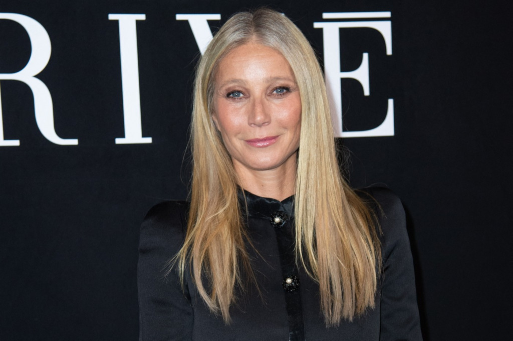 Džemperi na pruge su prava stvar: Pogledajte samo kako ih nosi Gvinet Paltrou, ovo je model koji treba svakoj ženi!